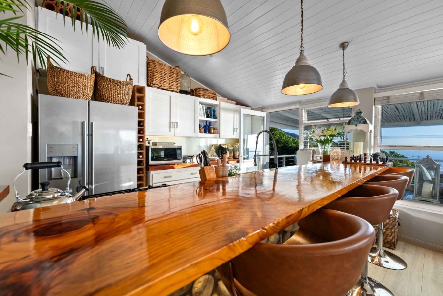 6 Bedroom Property for Sale in Llandudno Western Cape